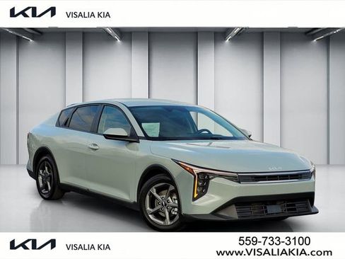 Used 2025 Kia K4 FWD image 1