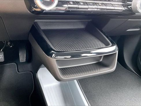 New 2027 Chevrolet Bolt LT w/ Comfort Package image 24