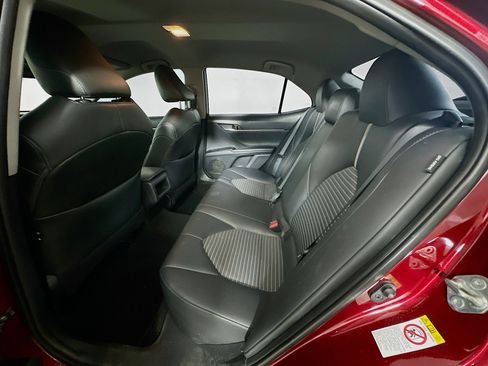 Used 2018 Toyota Camry SE w/ Convenience Package FWD image 26