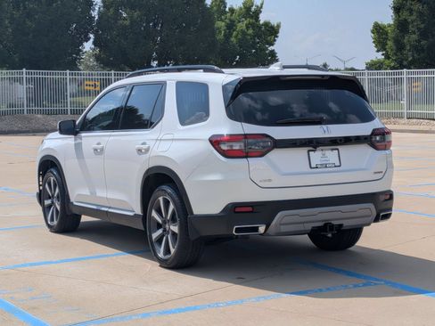 Certified 2023 Honda Pilot Touring image 8
