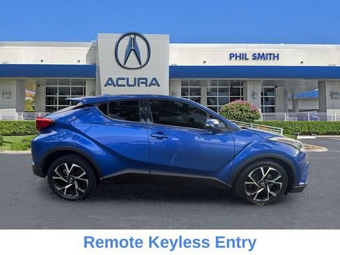 Used 2019 Toyota C-HR Limited FWD image 5