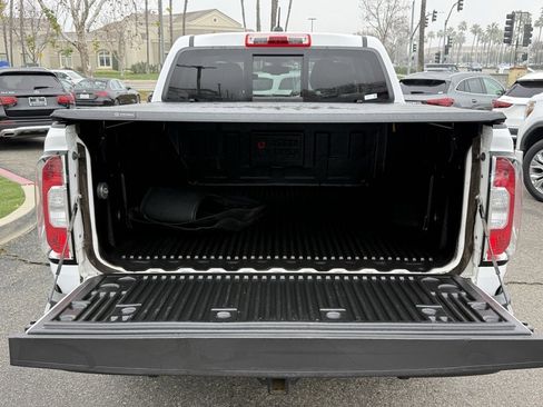 Used 2017 GMC Canyon SLE w/ SLE Convenience Package image 15