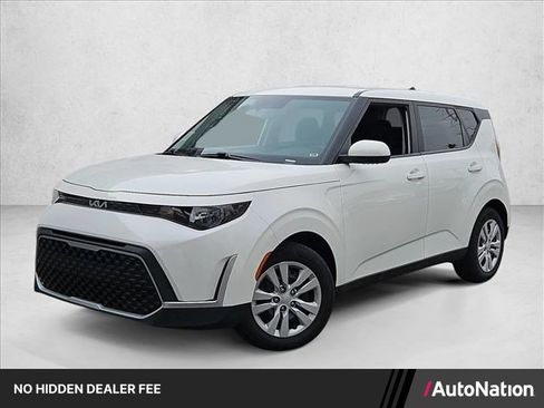 Used 2023 Kia Soul LX FWD image 1