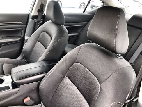 Used 2024 Nissan Altima 2.5 SV image 11