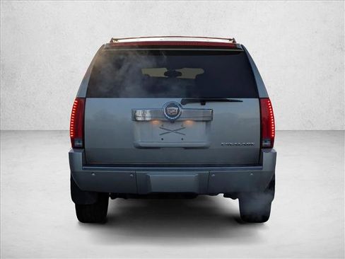 Used 2013 Cadillac Escalade Luxury image 7