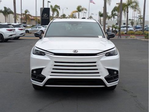 New 2026 Lexus TX 500h AWD image 2