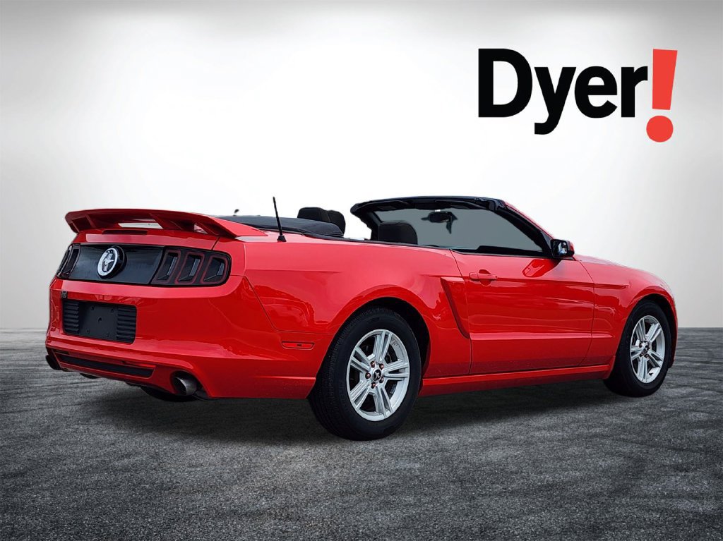Used 2014 Ford Mustang Convertible RWD image 4