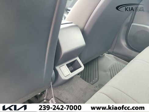 New 2026 Kia K4 FWD image 12