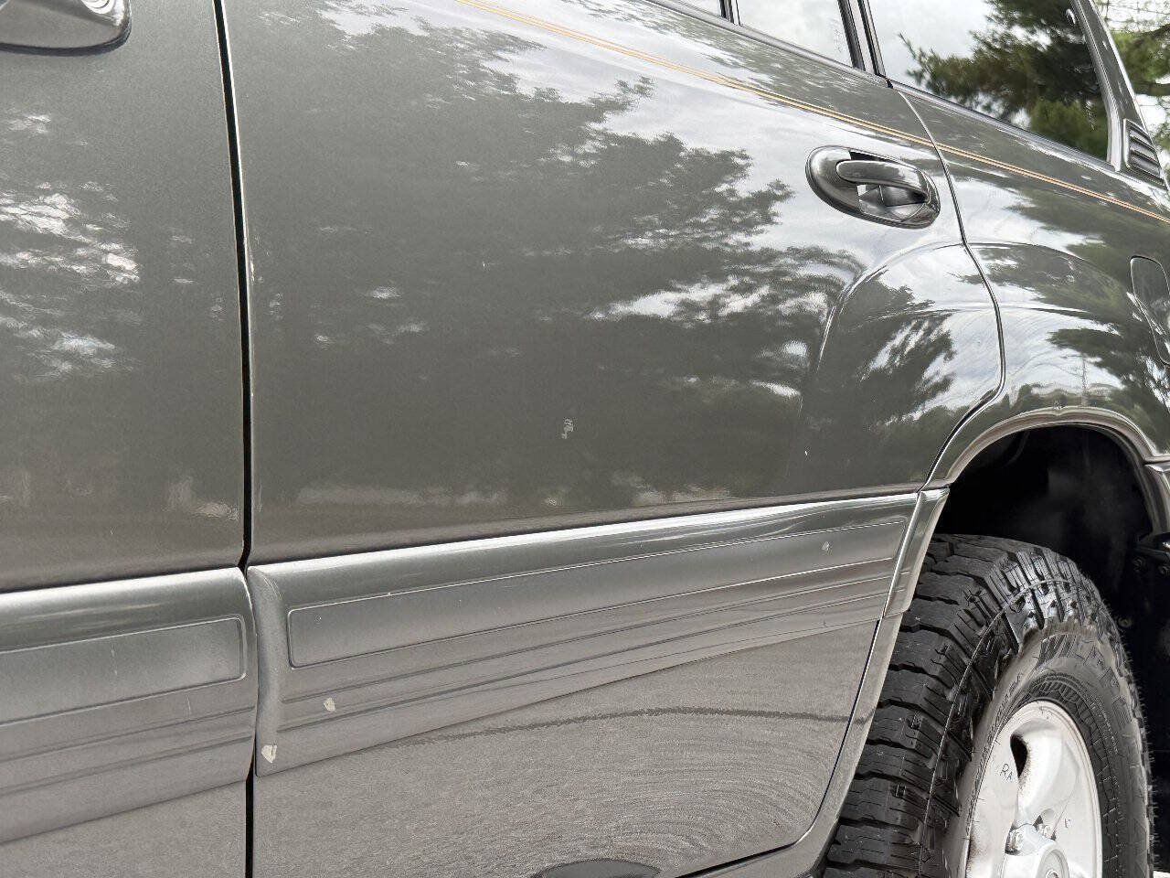 Used 2000 Toyota Land Cruiser AWD/4WD image 32