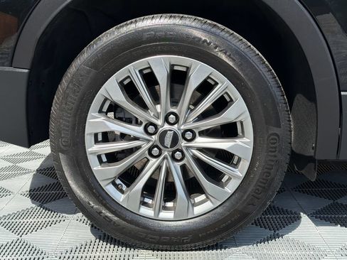 Used 2025 Cadillac XT4 Premium Luxury FWD image 22