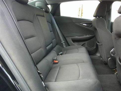 Used 2020 Chevrolet Malibu LT image 19