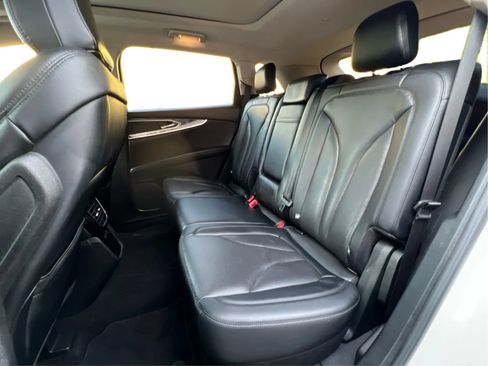 Used 2022 Lincoln Nautilus Reserve w/ Cargo Utility Package AWD/4WD image 17