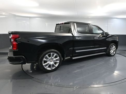 Used 2023 Chevrolet Silverado 1500 High Country w/ High Country Premium Package AWD/4WD image 6