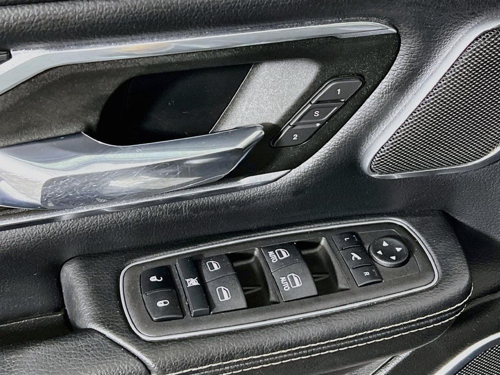 Used 2023 RAM 1500 Laramie AWD/4WD image 16