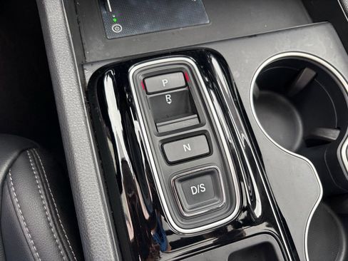 Certified 2025 Honda Pilot Touring image 24