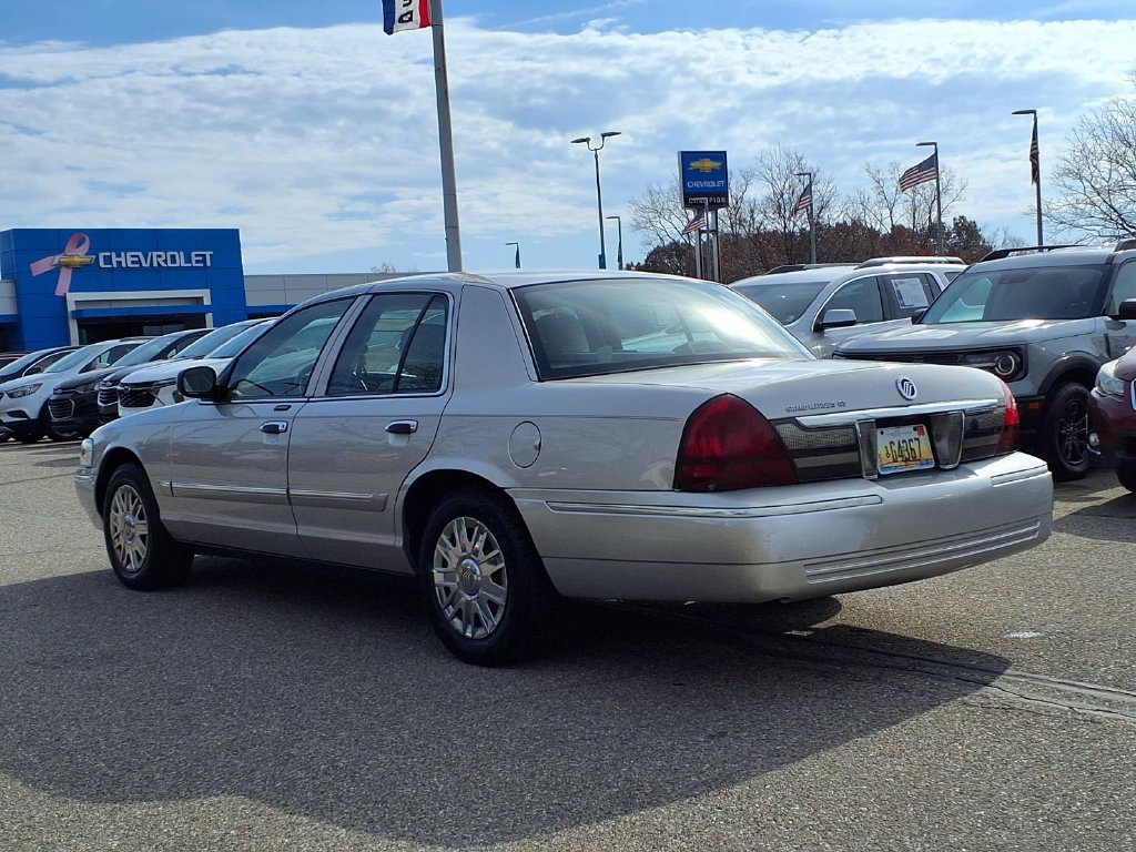 Used 2008 Mercury Grand Marquis GS RWD image 5