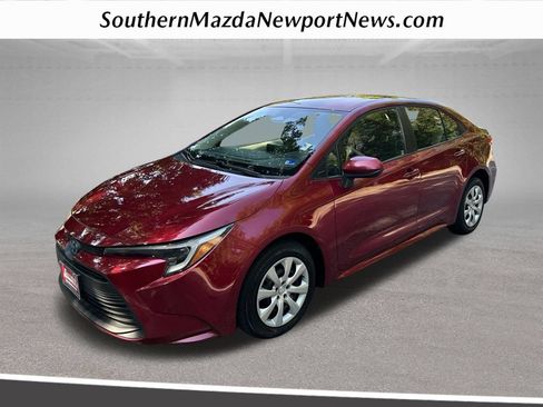 Used 2024 Toyota Corolla LE FWD image 1