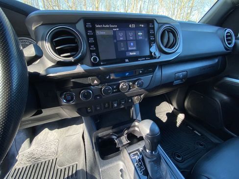 Certified 2021 Toyota Tacoma TRD Off-Road w/ TRD Premium Off Road Package image 24