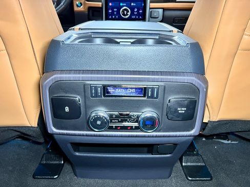 Used 2024 Ford Expedition Platinum AWD/4WD image 21