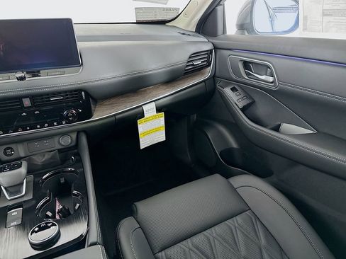 New 2026 Nissan Rogue Platinum w/ Platinum Premium Package image 32