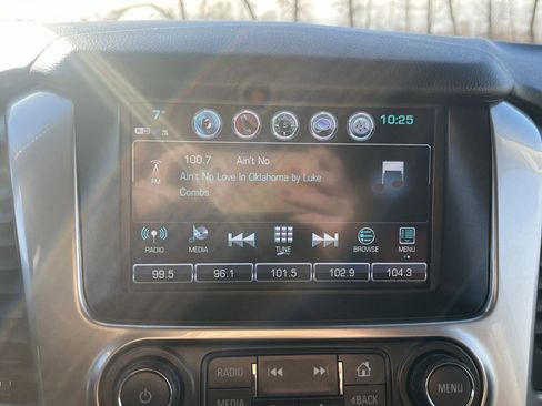 Used 2020 Chevrolet Suburban Premier w/ Premier Plus Edition image 13