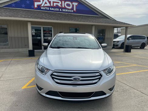Used 2018 Ford Taurus Limited AWD/4WD image 2