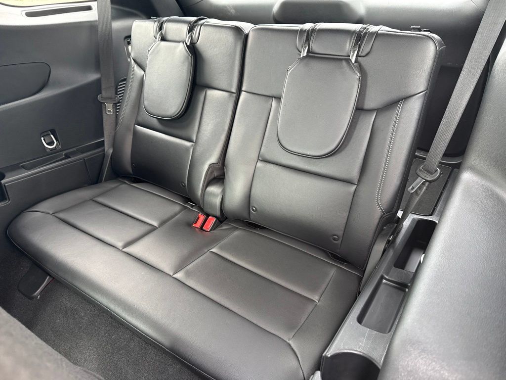 Used 2023 Ford Explorer Limited w/ Equipment Group 301A AWD/4WD image 11