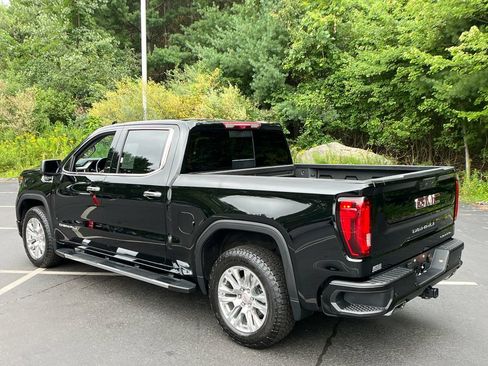 Used 2024 GMC Sierra 1500 Denali w/ Technology Package AWD/4WD image 3
