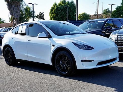Used 2021 Tesla Model Y Long Range AWD/4WD image 5
