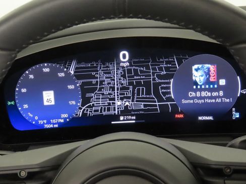 Certified 2025 Porsche Macan Electric RWD image 17