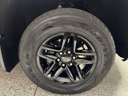 Used 2021 Chevrolet Silverado 1500 LT Trail Boss w/ Convenience Package II AWD/4WD image 30