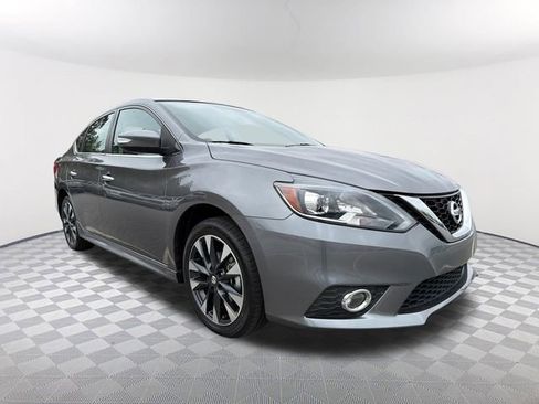 Used 2019 Nissan Sentra SR image 3