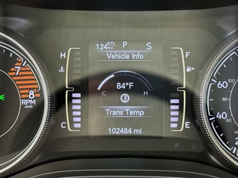 Used 2019 Jeep Cherokee Latitude w/ Popular Appearance Group image 8