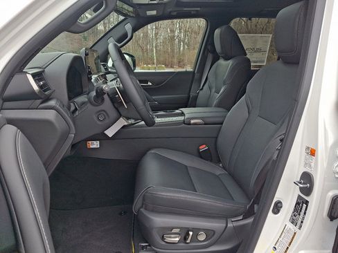 New 2026 Lexus LX 600 4WD w/ Luxury Package image 10