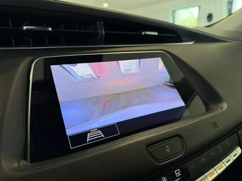 Used 2020 Cadillac XT4 Premium Luxury FWD image 11