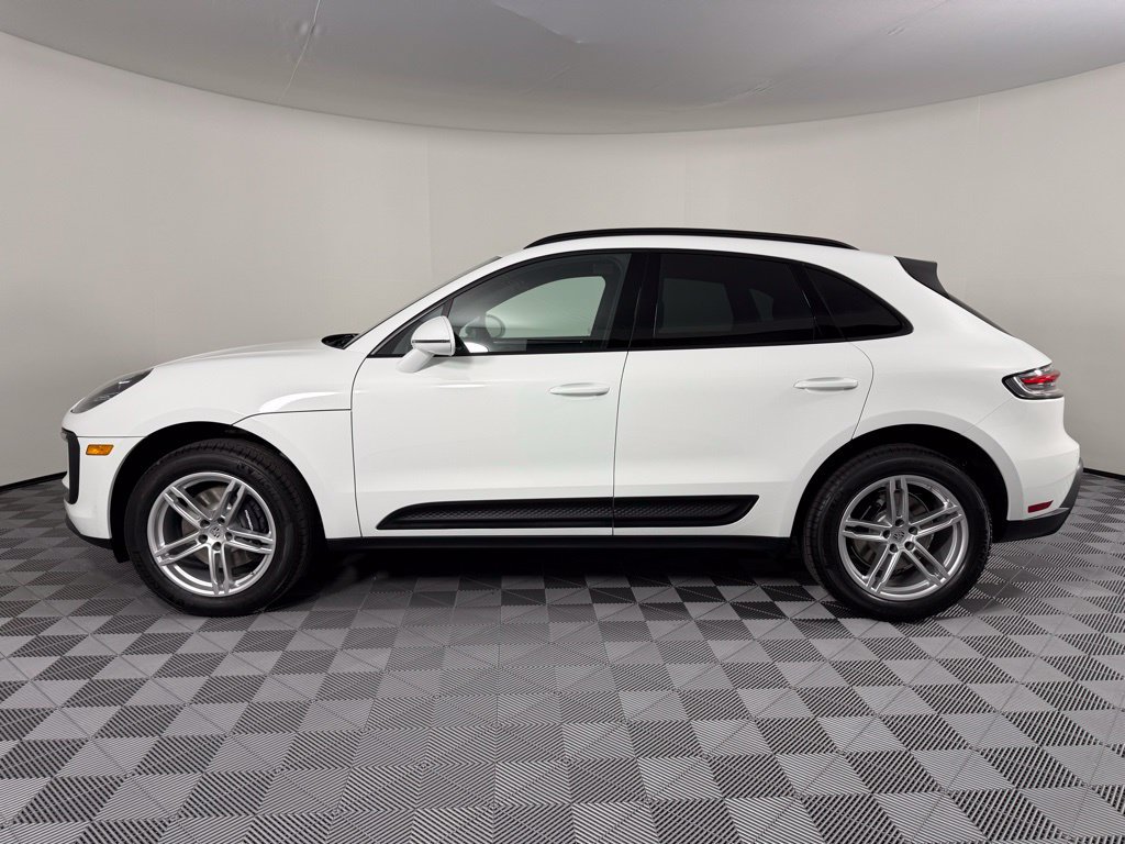 Used 2026 Porsche Macan AWD/4WD image 2