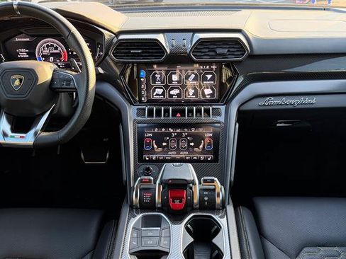 Used 2021 Lamborghini Urus AWD/4WD image 43