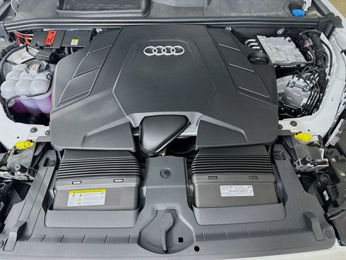 Used 2025 Audi Q7 3.0T Premium Plus AWD/4WD image 12