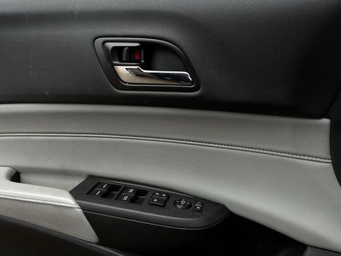 Used 2017 Acura ILX FWD image 25