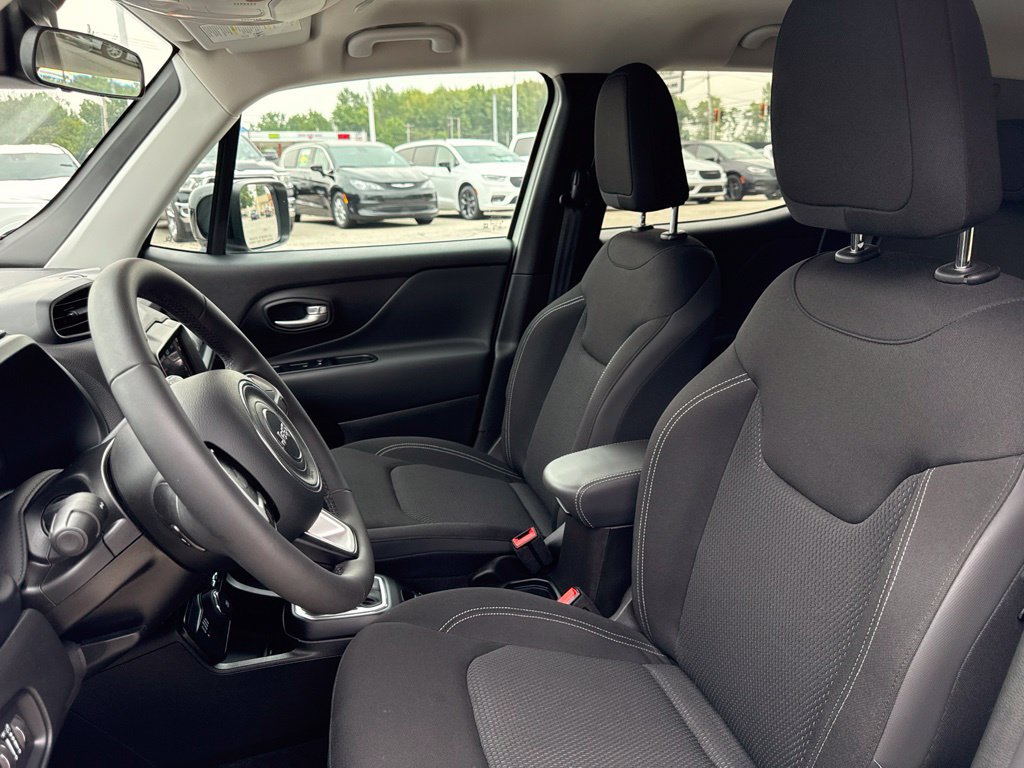 Used 2023 Jeep Renegade Altitude AWD/4WD image 42