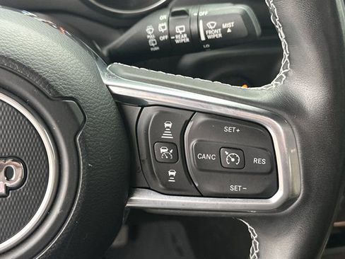 Certified 2022 Jeep Wrangler Unlimited Sahara w/ Cold Weather Group image 33