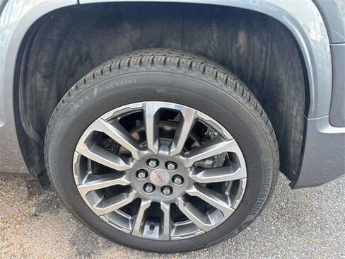 Used 2021 GMC Acadia Denali w/ Denali Technology Package image 5