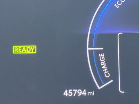 Used 2025 Toyota Camry LE image 33