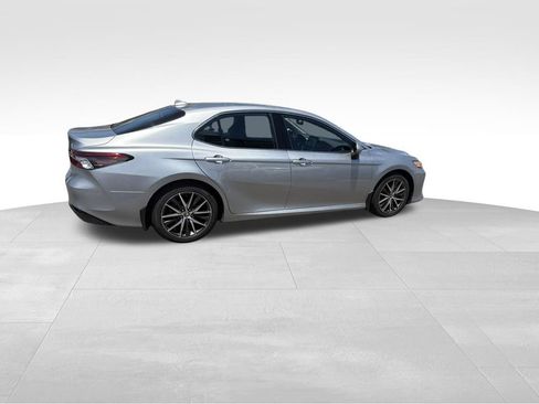Used 2023 Toyota Camry XLE w/ Cold Weather Package FWD image 12
