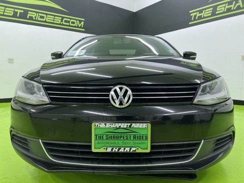 Used 2013 Volkswagen Jetta SE FWD image 3