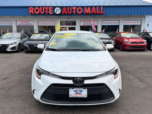 Used 2023 Toyota Corolla LE FWD image 3