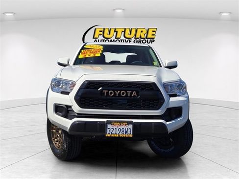 Used 2023 Toyota Tacoma 4x4 Double Cab image 2