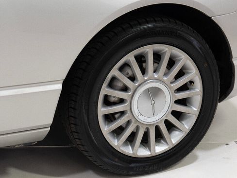 Used 2005 Ford Thunderbird Deluxe image 46