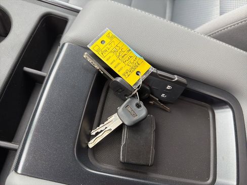 Used 2015 GMC Sierra 1500 2WD Regular Cab w/ Sierra Convenience Package image 26