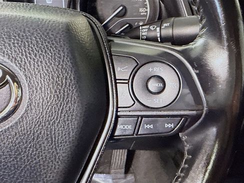 Used 2021 Toyota Camry SE image 15